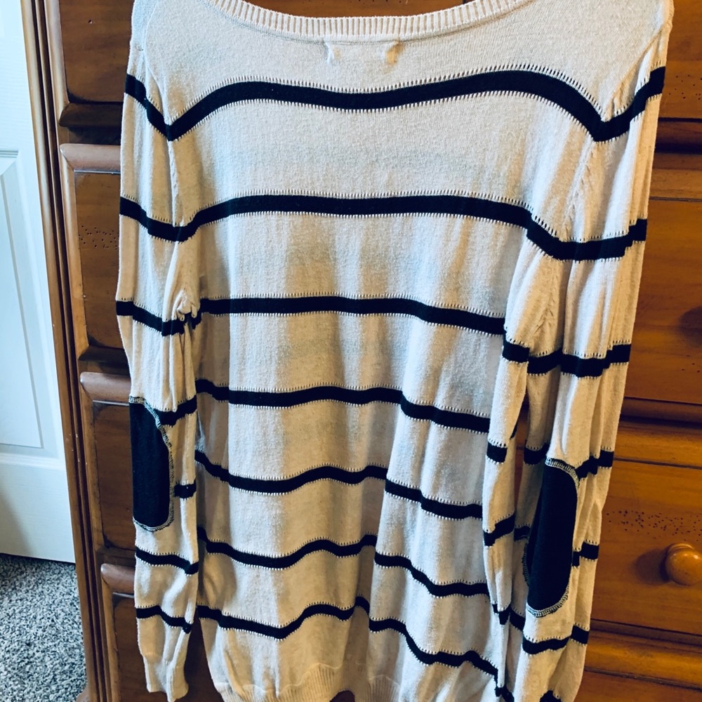 Sweater - Picture 2 of 3